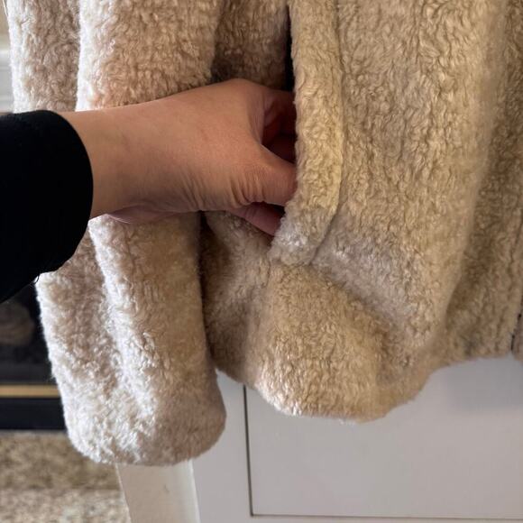 Pendleton Women’s Softshell Fuzzy Full
Zip Sherpa Jacket Beige Heather
Size XL - Picture 5 of 9